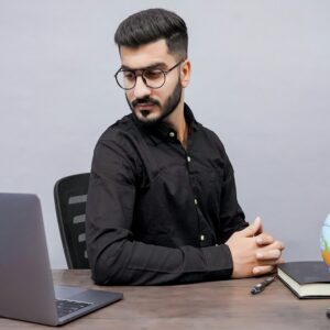 2025 Buyer’s Guide: Smart Manager Tables in Lahore Boost Productivity