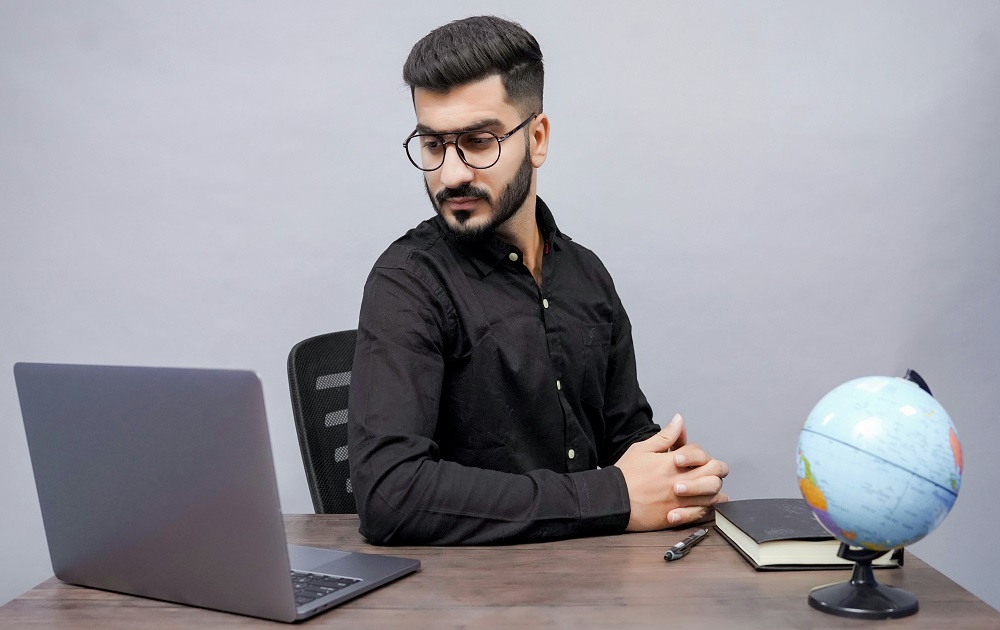 2025 Buyer’s Guide: Smart Manager Tables in Lahore Boost Productivity